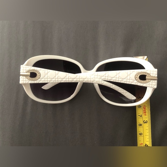 NWOT oversized white sunglasses with purple gradient lenses, silver accent. - Picture 1 of 7